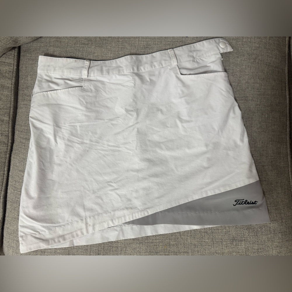 Titleist White and Black Skort
